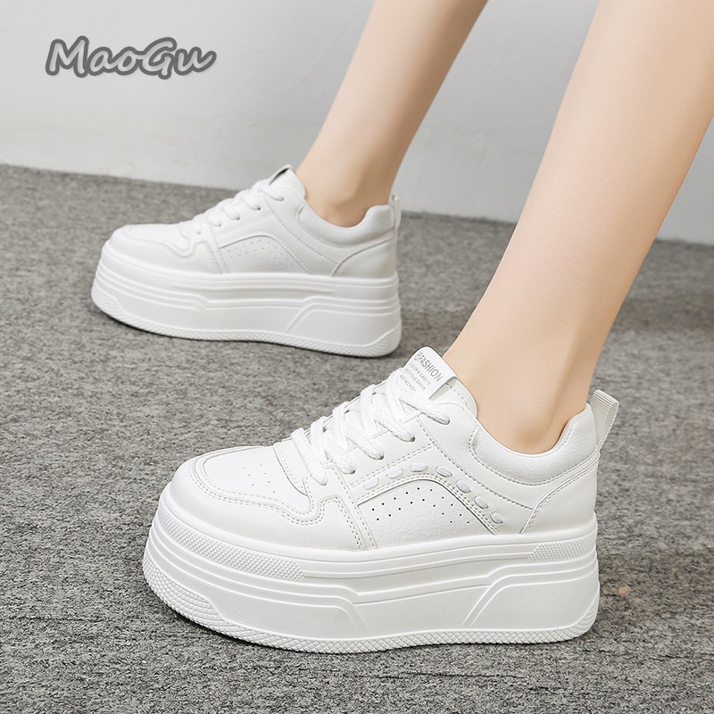 Białe sneakersy na platformie  – Women'S Shoes Com recenzja i cena